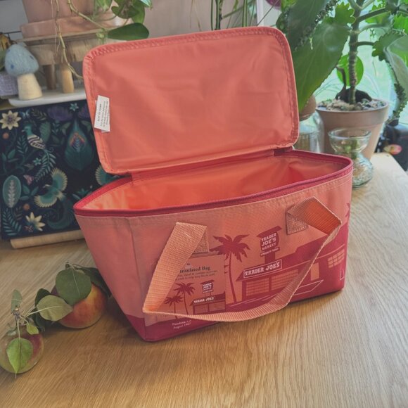 TRADER JOE's 2025 Mini Insulated Reusable Tote Bag, Peach - Picture 9 of 16